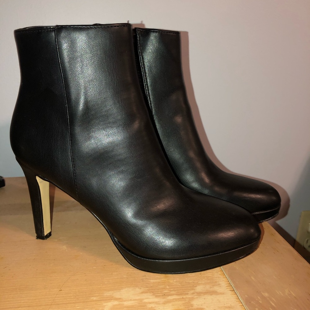 Black heels size 6.5